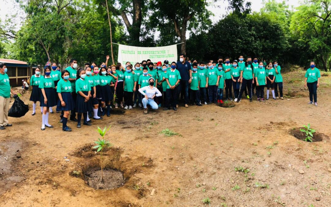 ¡Juntos Cuidemos y Protejamos la Flora y Fauna, reverdeciendo nuestra comunidad!